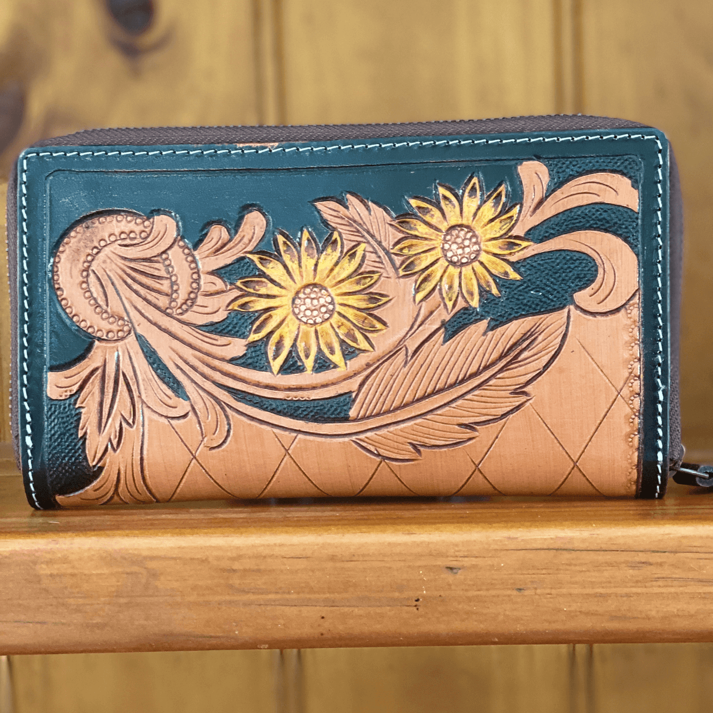 Genuine leather women’s purse with card slots and coin pouch