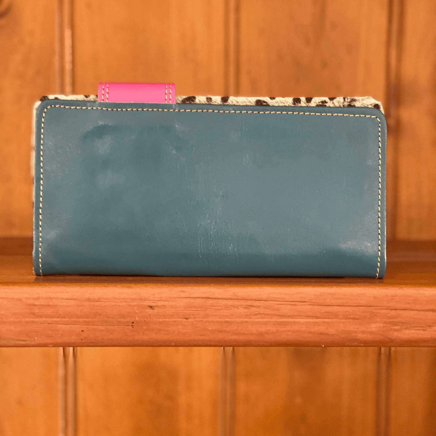 animal print, ladies wallets, cowhide, country fashion, womens handbags, leather, leopard, cheeta , pink, red, multicolour